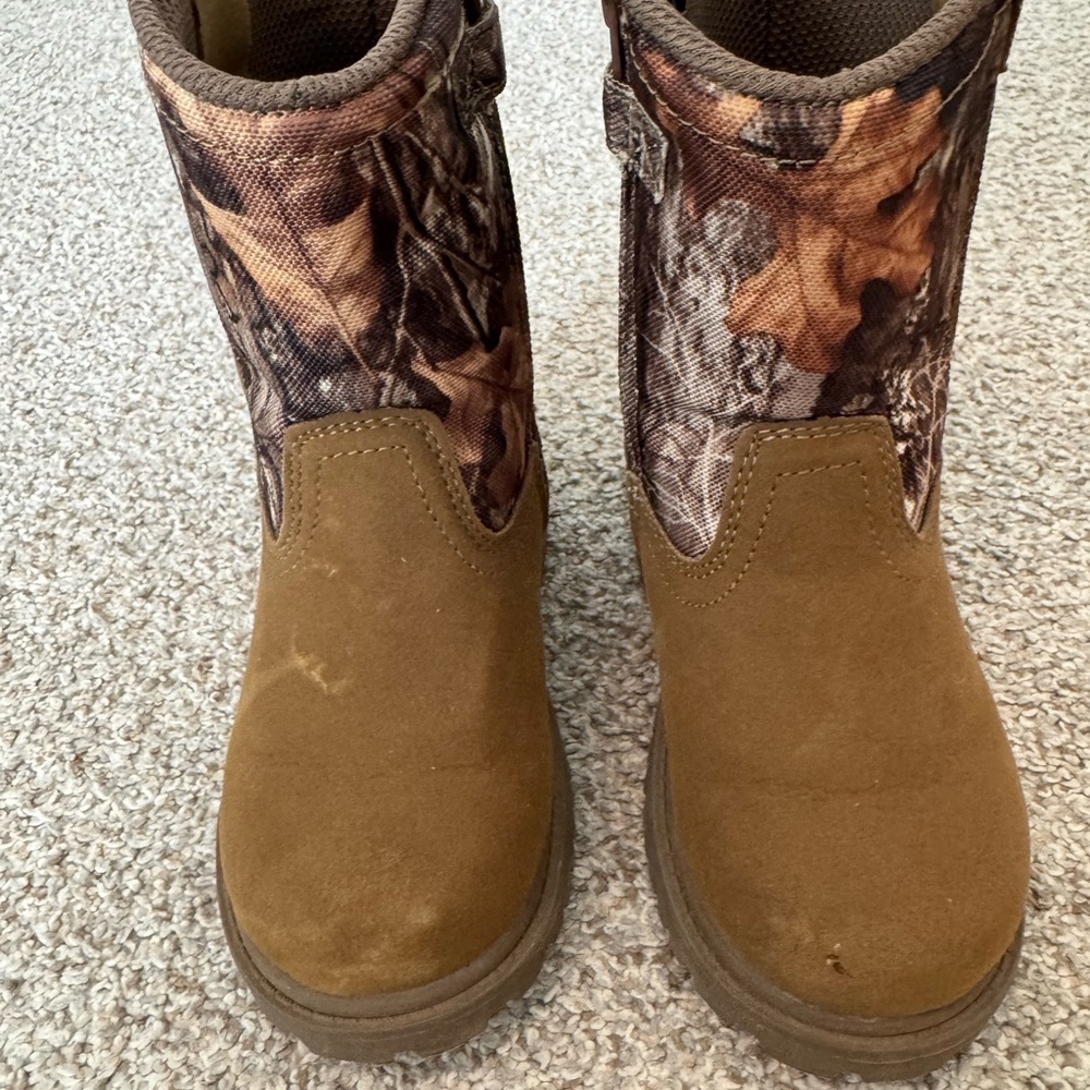 Magellan Outdoors Kids' Boone Realtree Edge Boots